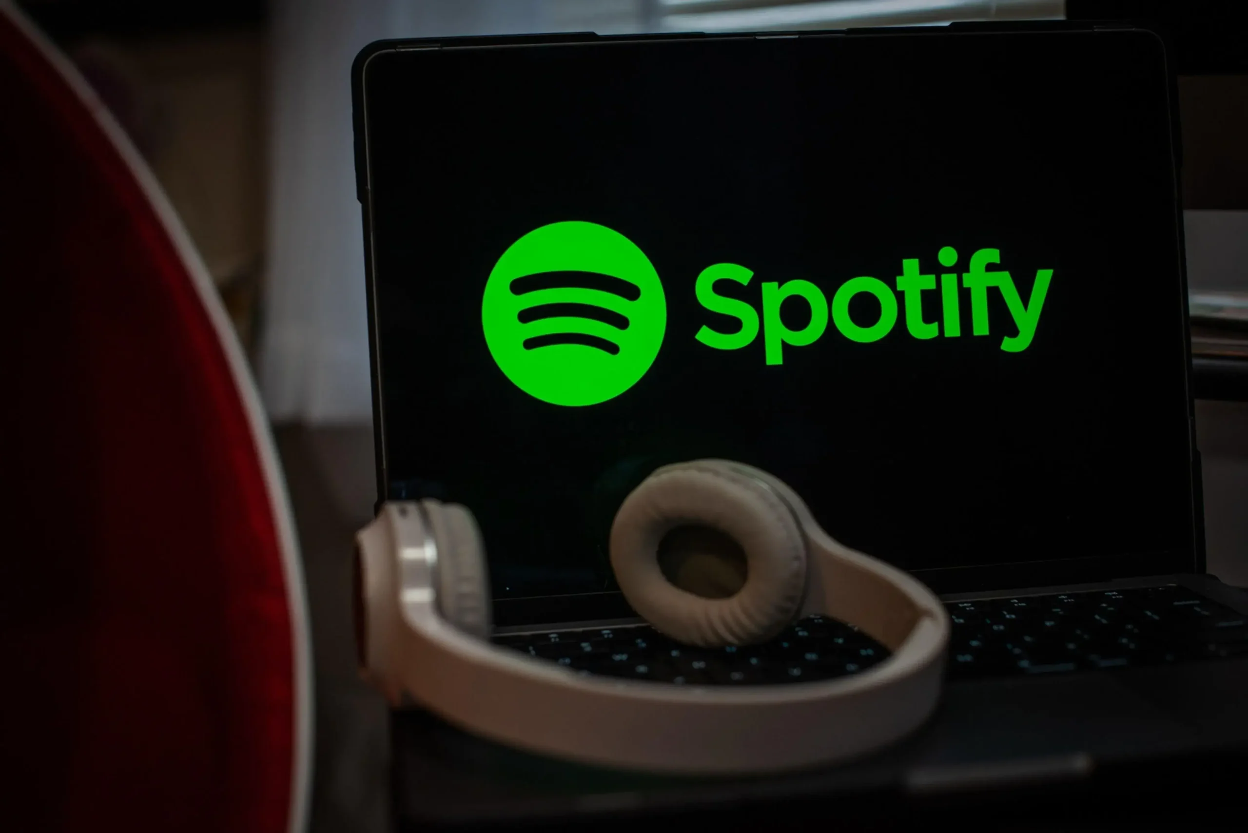 spotify-laptop